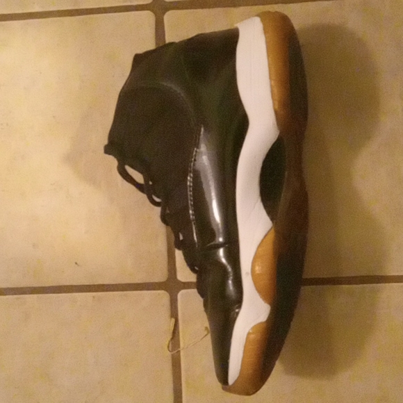 Air Jordan 11 space jams! - Picture 4 of 7